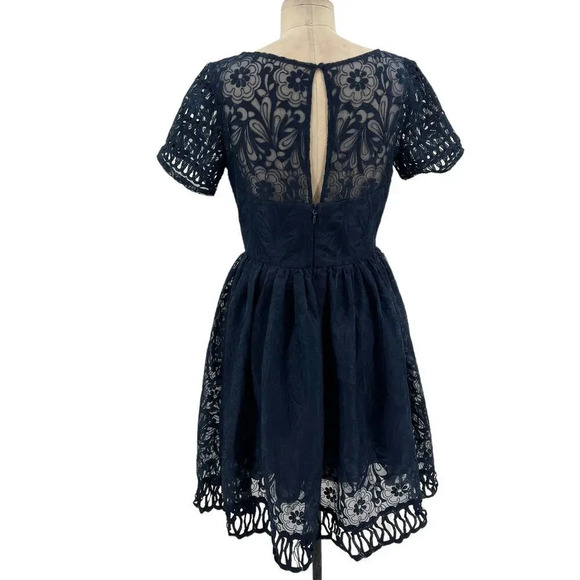 Chi Chi London Sheridan Dress Navy Blue Embroidered‎ Short Sleeve UK 12 US 8 - Picture 8 of 14